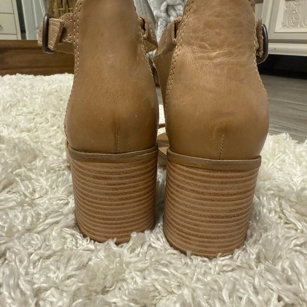 Lucky Brand Tan Women's Heels - Picture 7 of 13